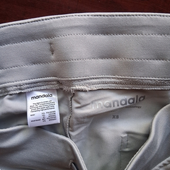 NWOT Mandala Scrubs 1 Pocket Top w/ Mandala Skinny Leg Pants - Picture 7 of 9